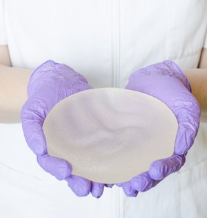 breast-implant-surgery-breast-implants